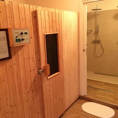 Bed & Wellness Fisterre 住宿加早餐酒店 贝卢诺